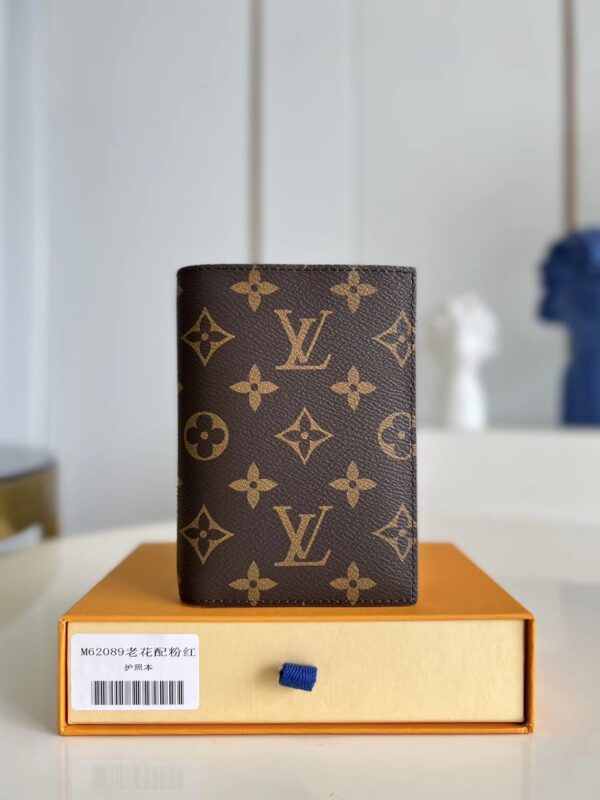 LV Passport holders